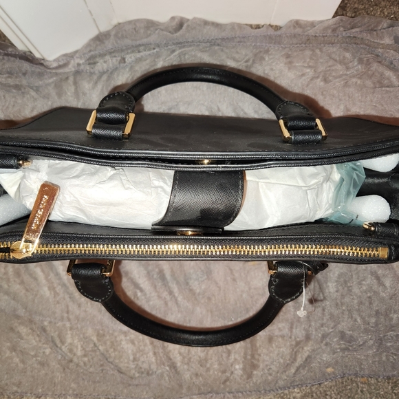 Michael Kors Kellen MD Satchel Bag in Black - Picture 3 of 12